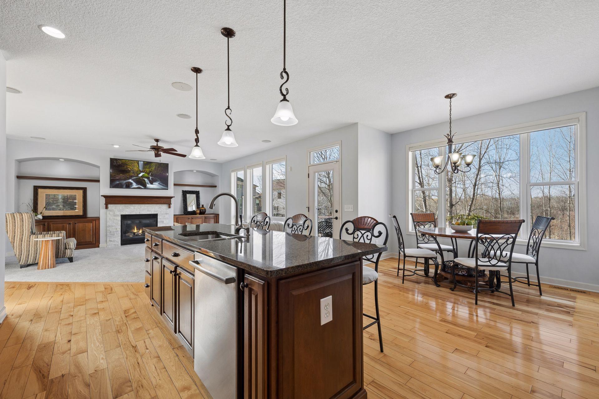 6233 Urbandale Lane N