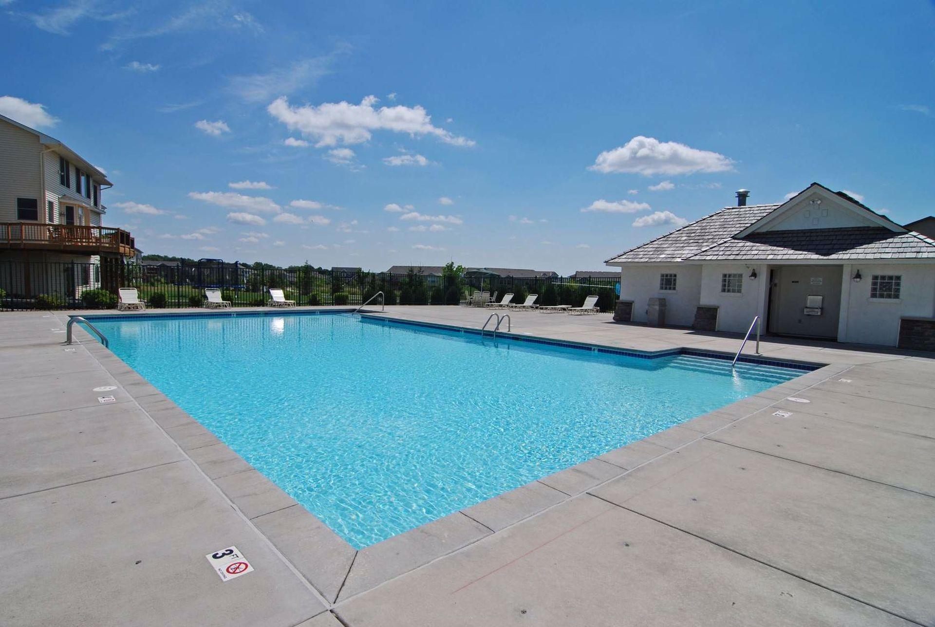 6233 Urbandale Lane N