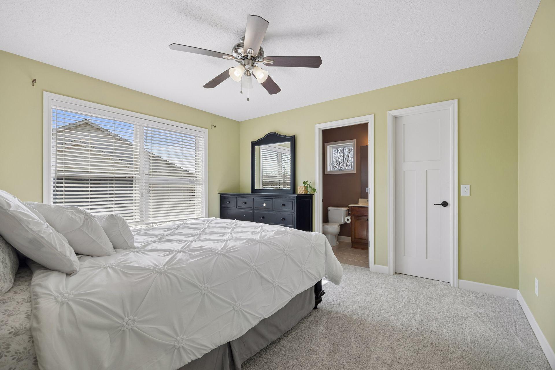 6233 Urbandale Lane N