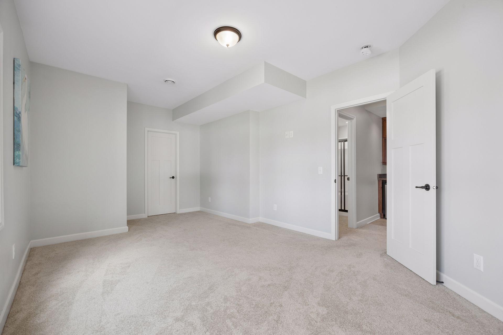 6233 Urbandale Lane N