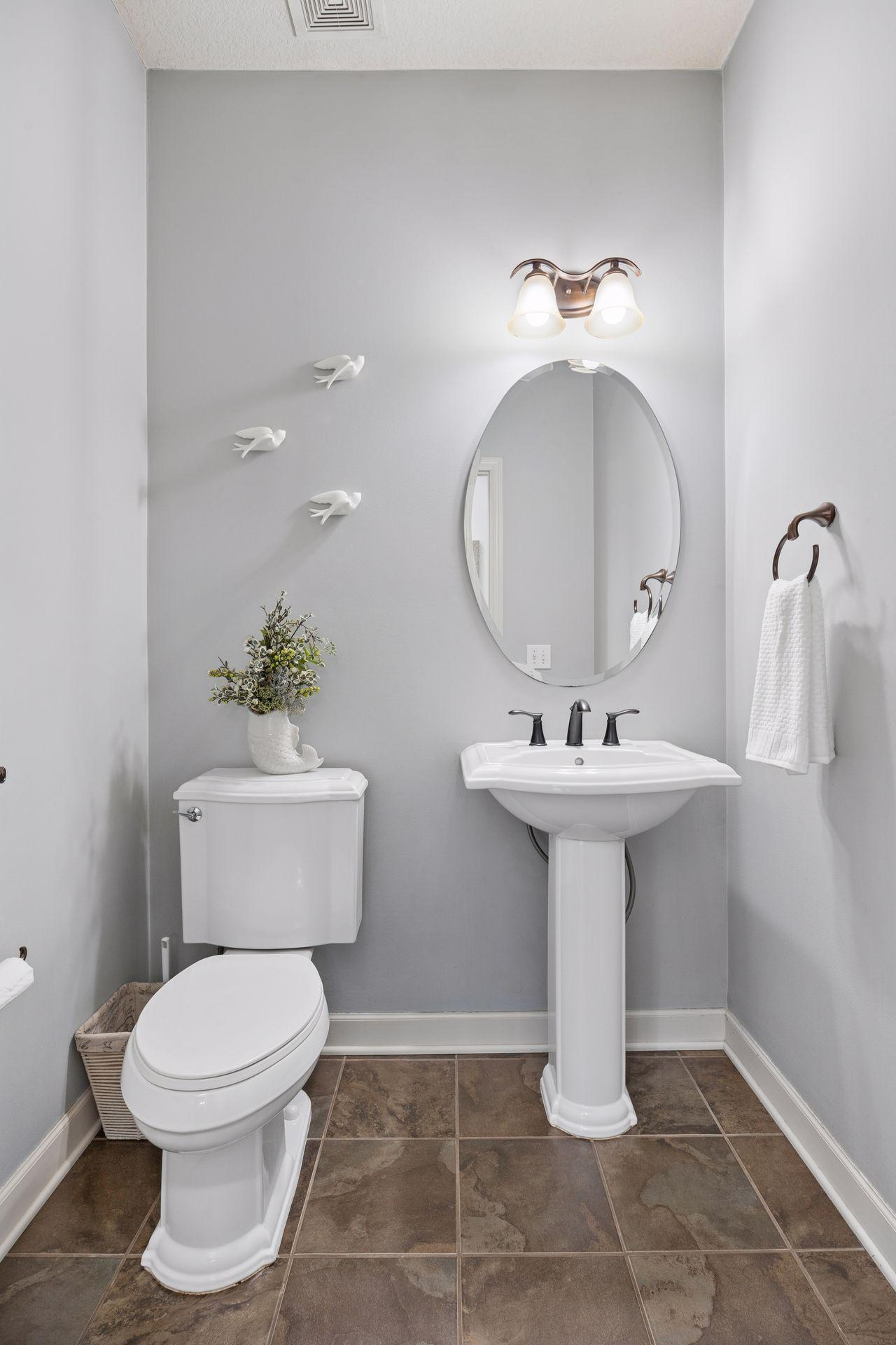 6233 Urbandale Lane N