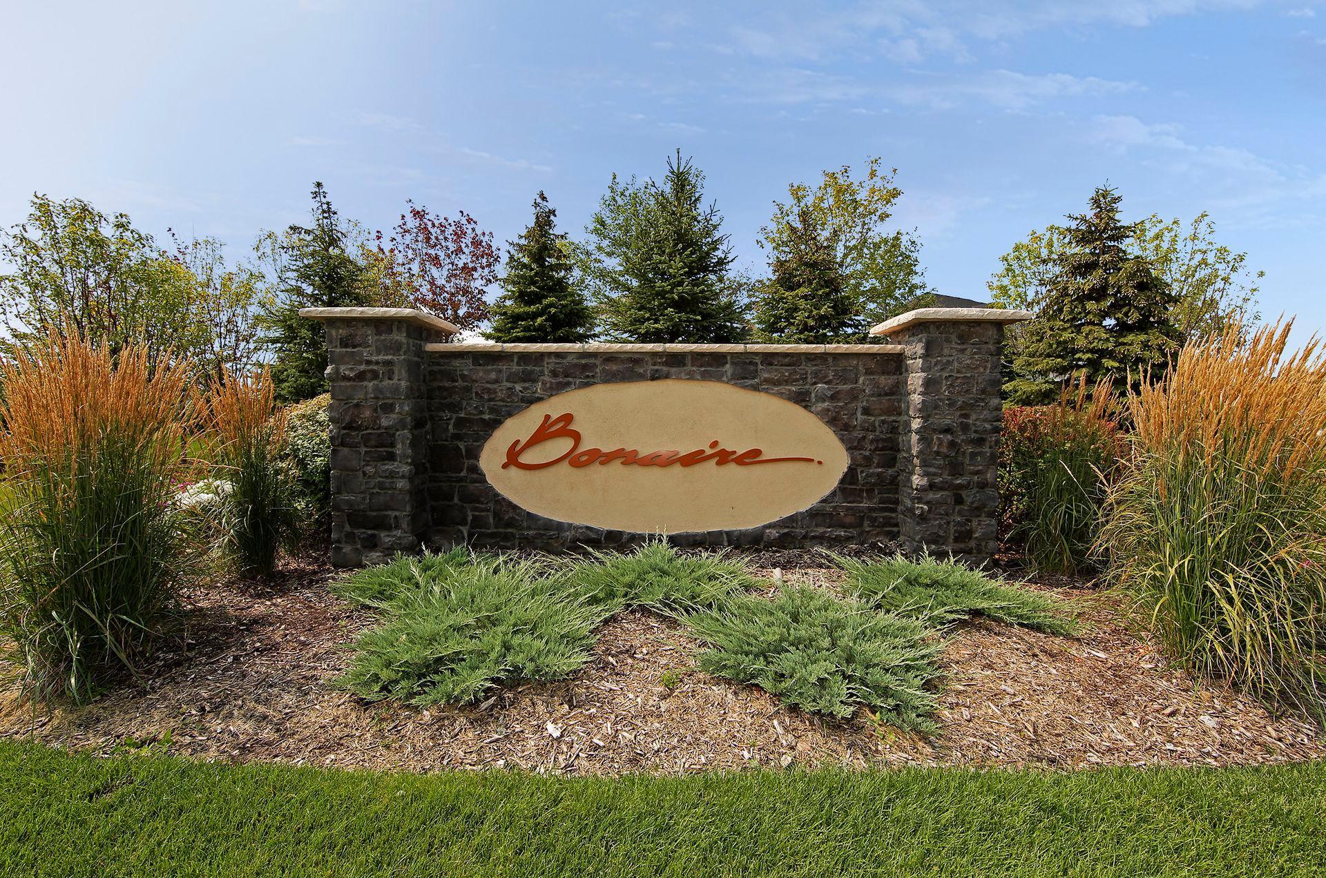 6233 Urbandale Lane N