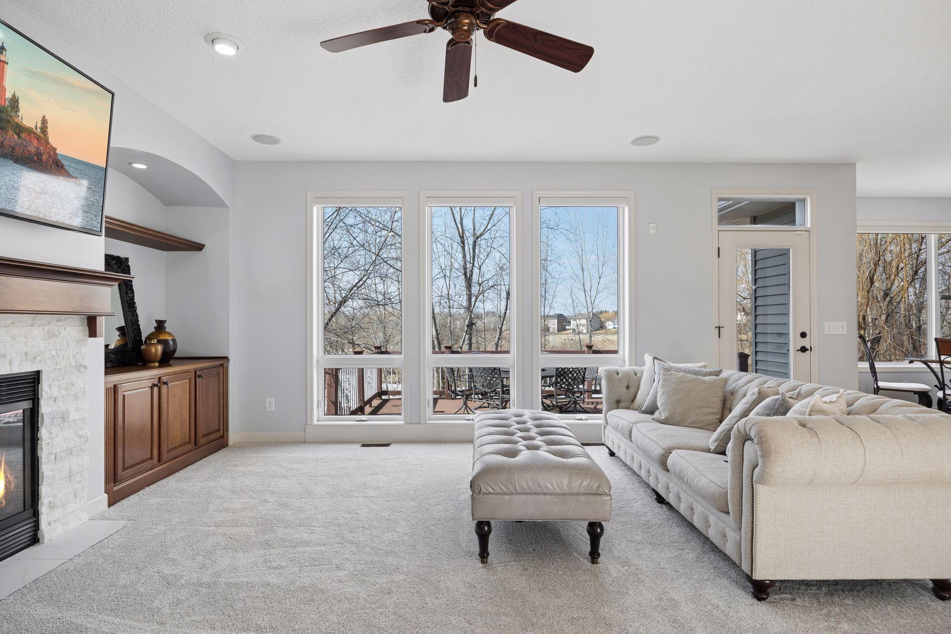 6233 Urbandale Lane N