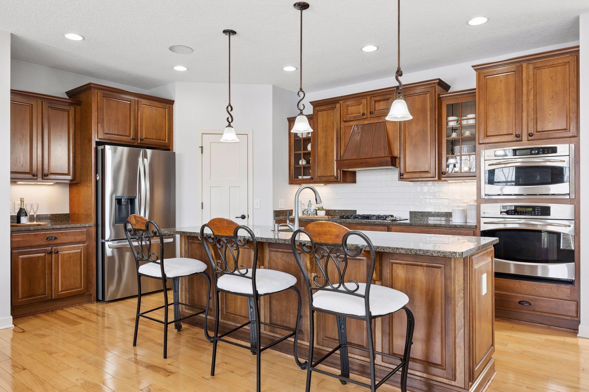 6233 Urbandale Lane N