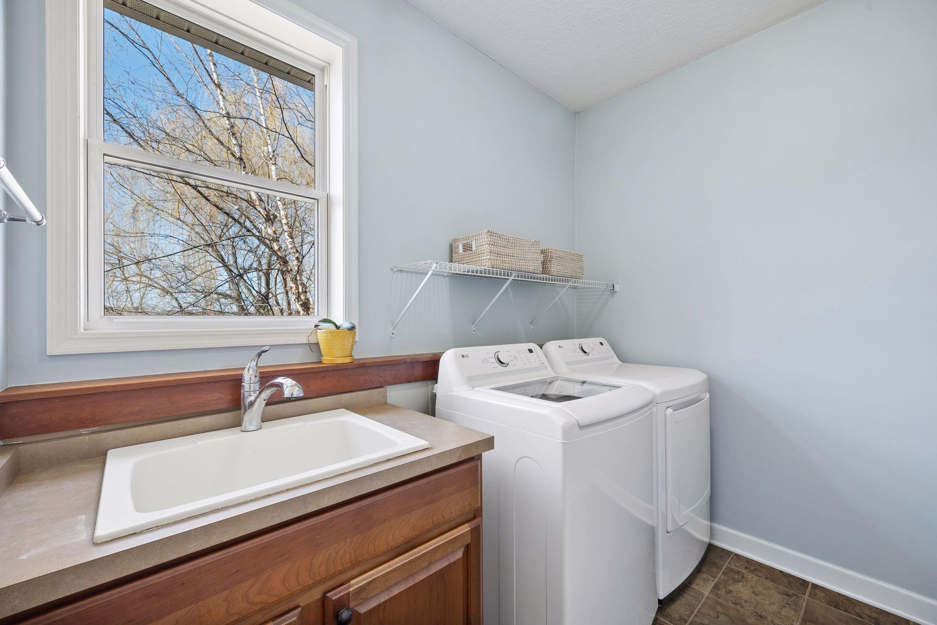 6233 Urbandale Lane N