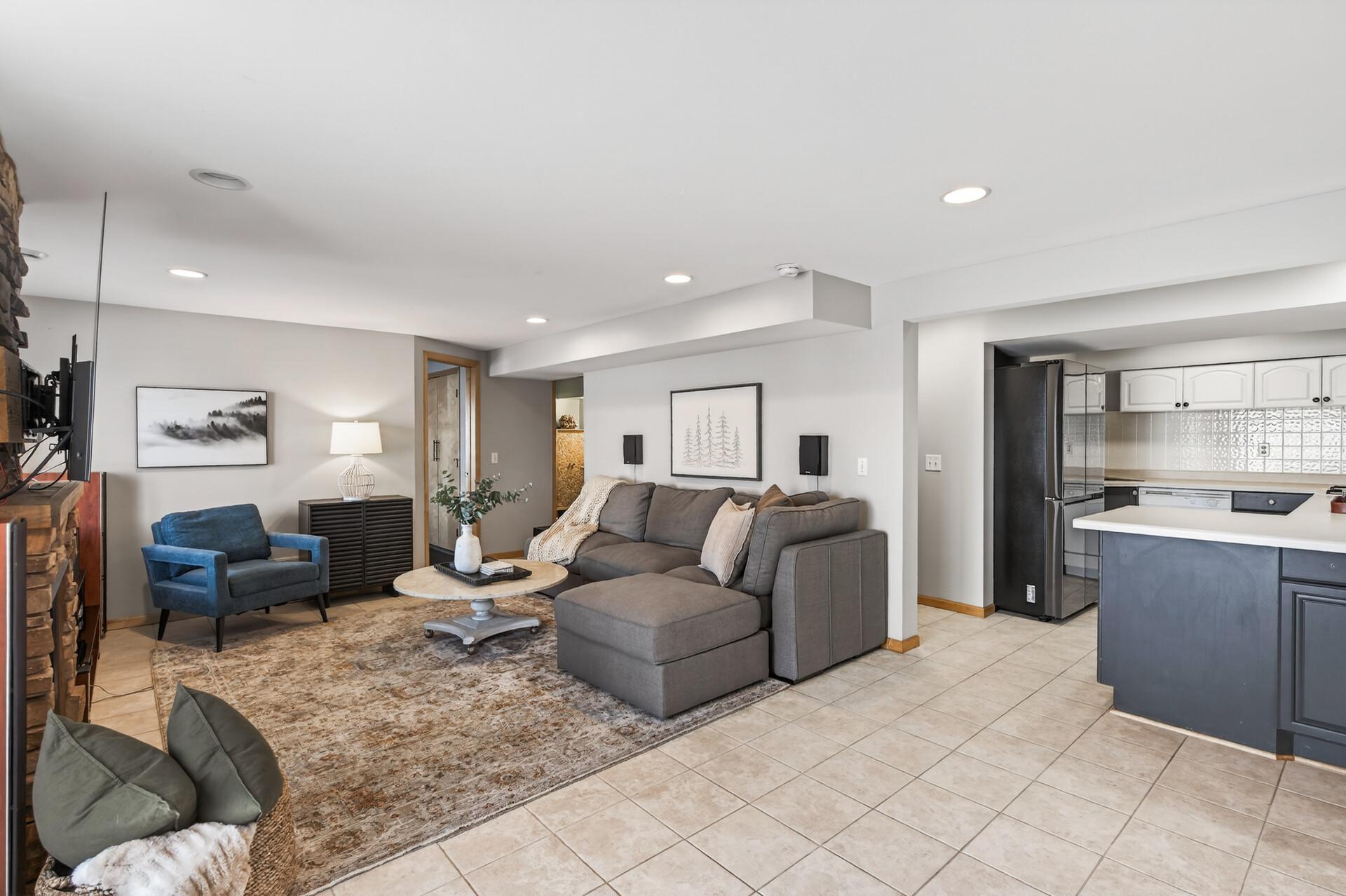 4648 S Lake Sarah Drive