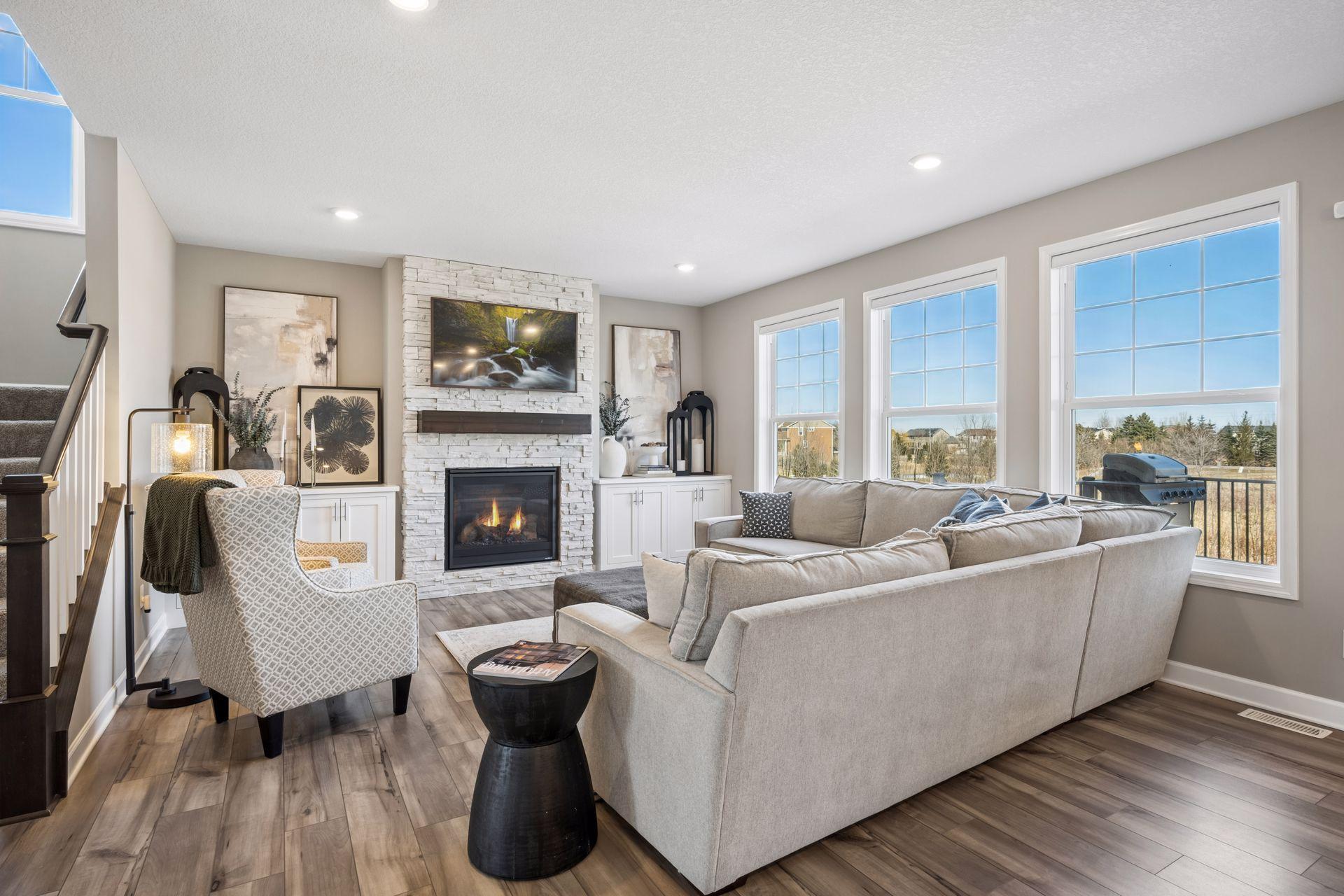 6582 Bridle Path