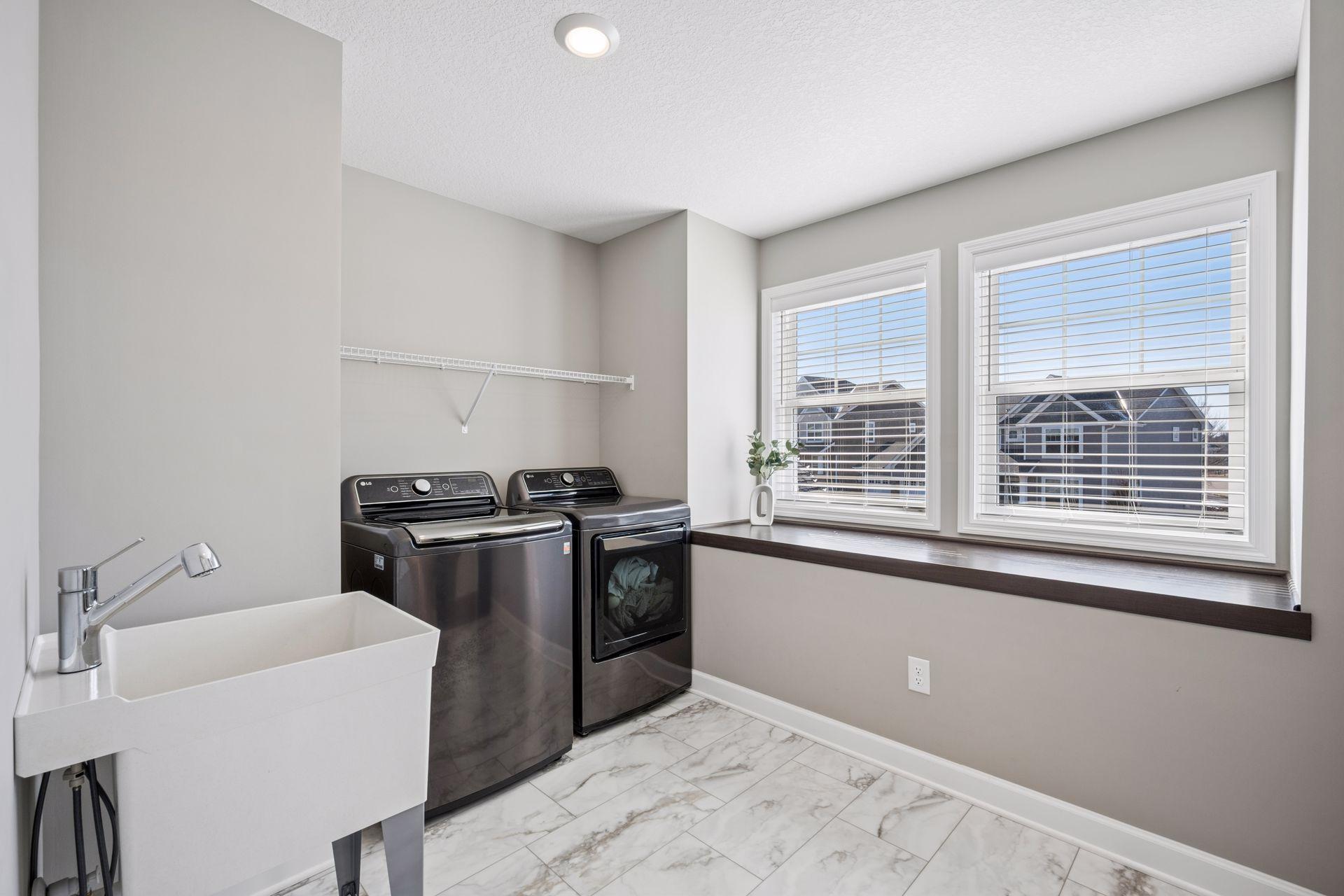 6582 Bridle Path