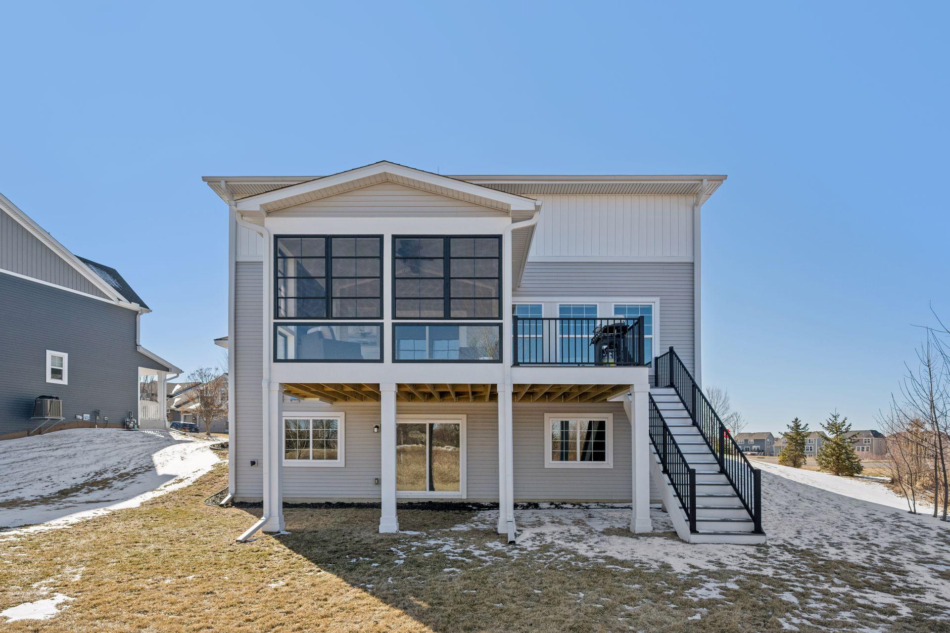 6582 Bridle Path