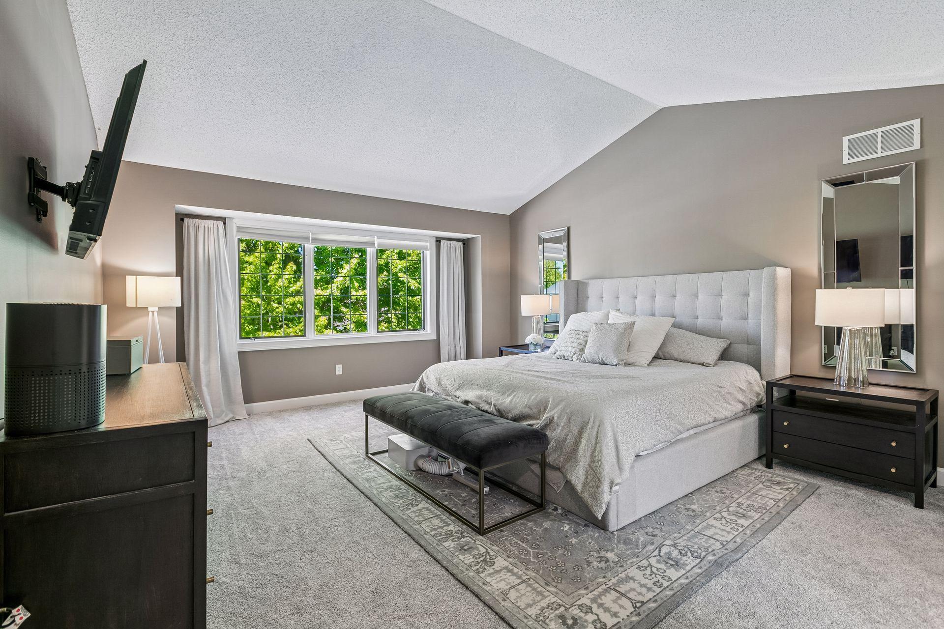 3790 Yellowstone Lane N