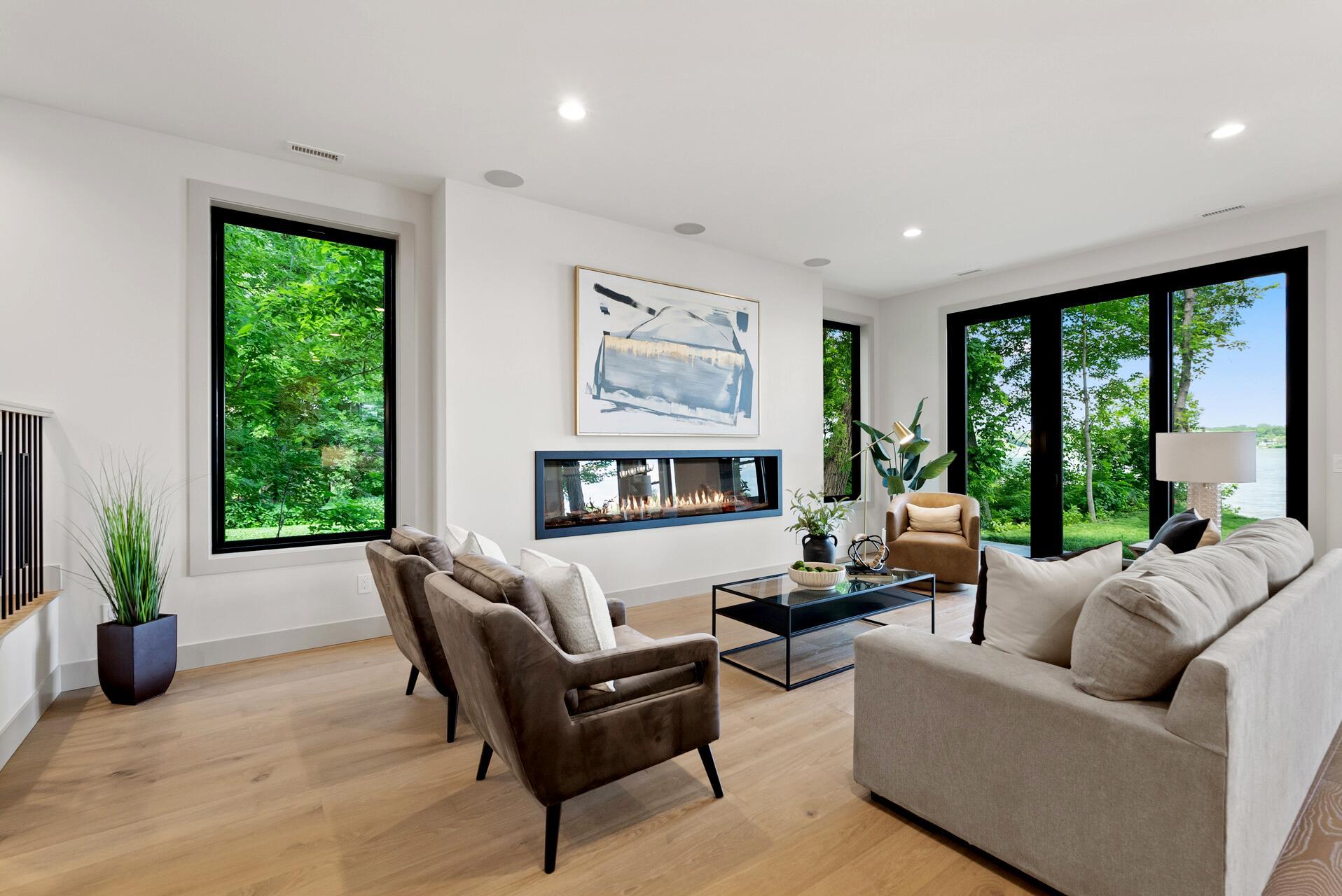 2006 Shorewood Lane