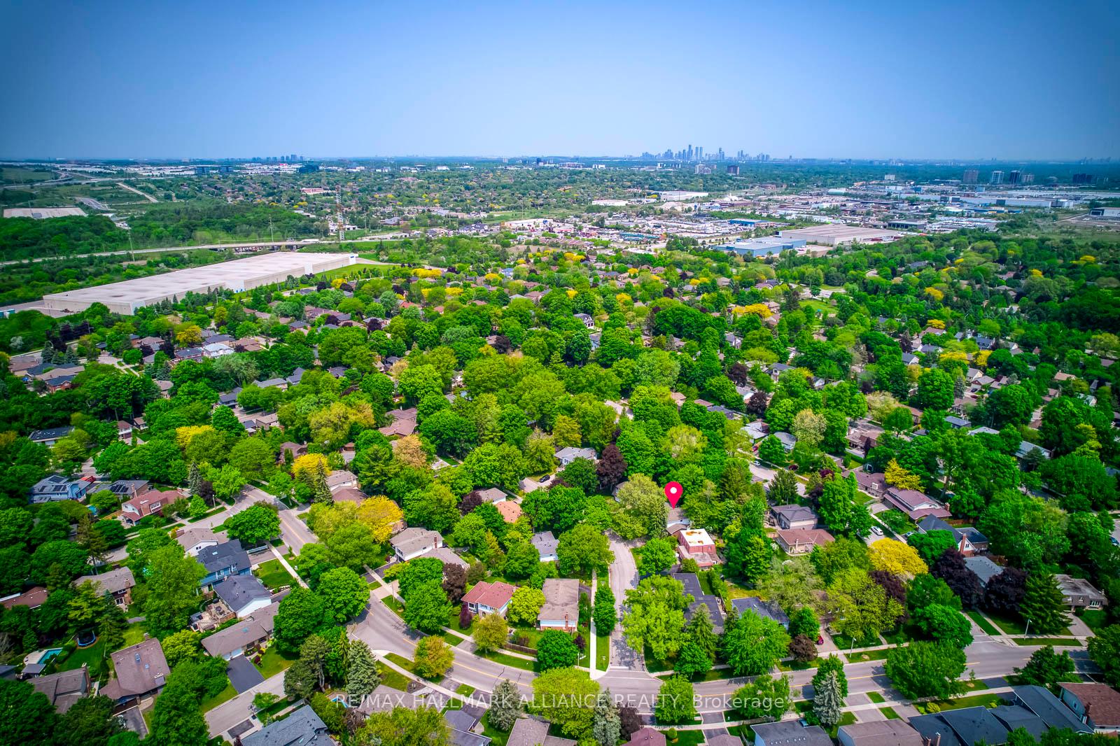 455 Canterbury Crescent