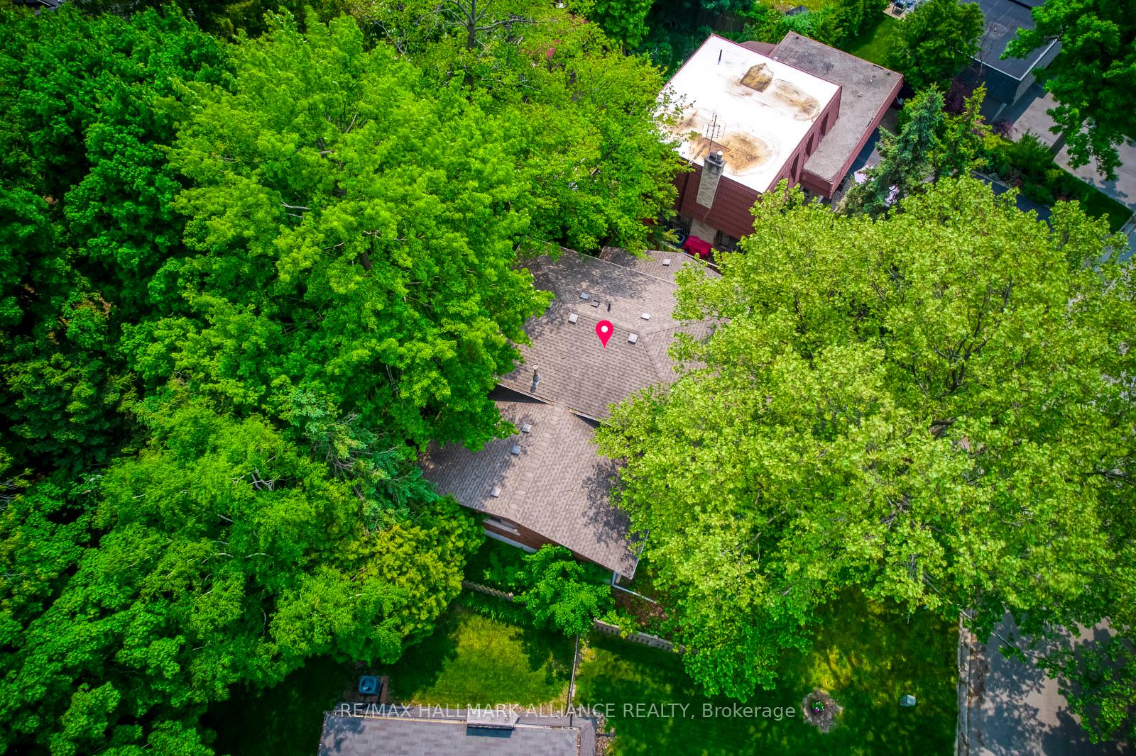 455 Canterbury Crescent