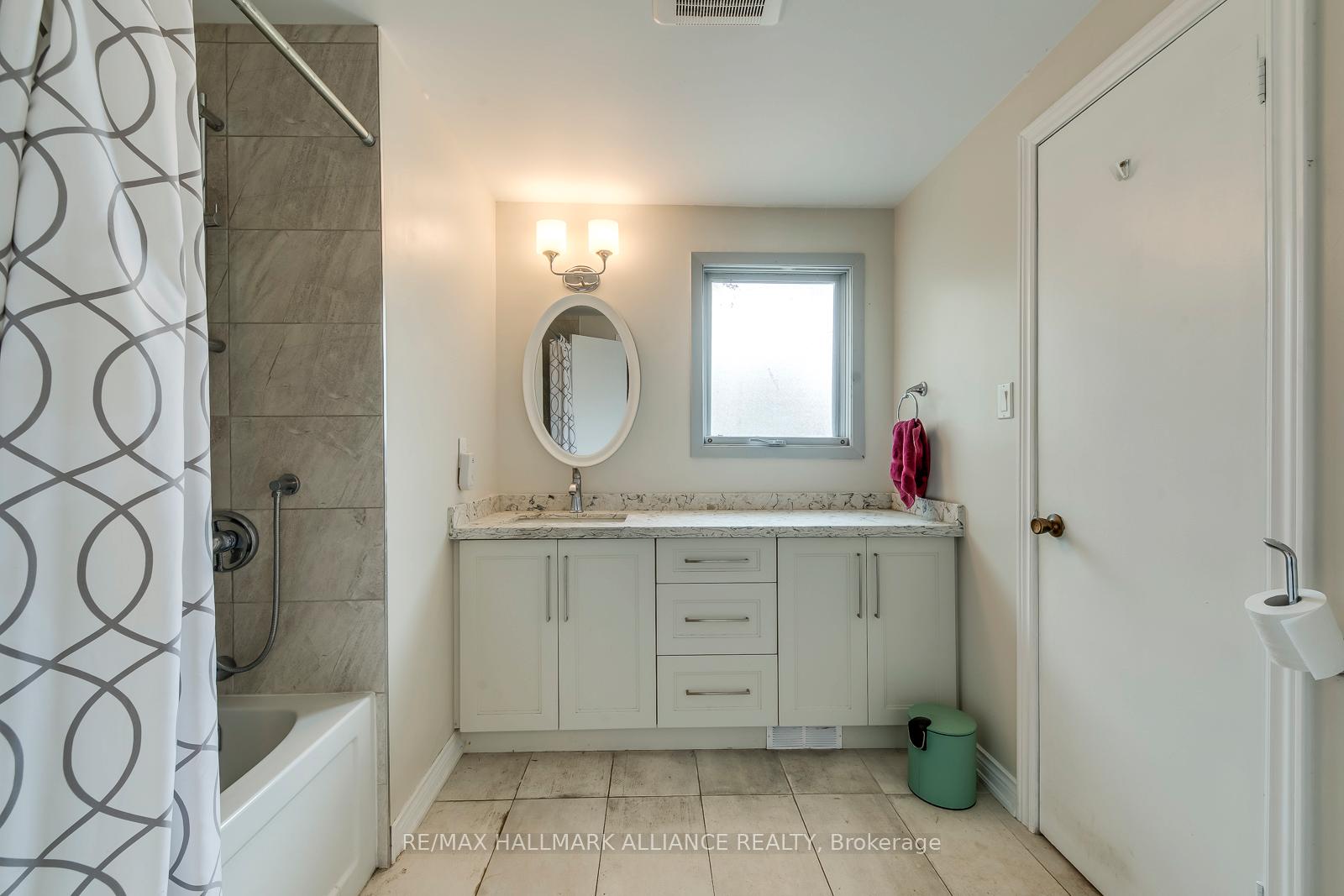 455 Canterbury Crescent