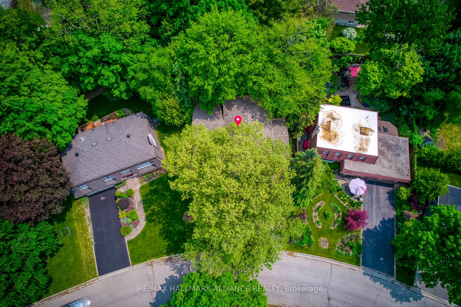 455 Canterbury Crescent