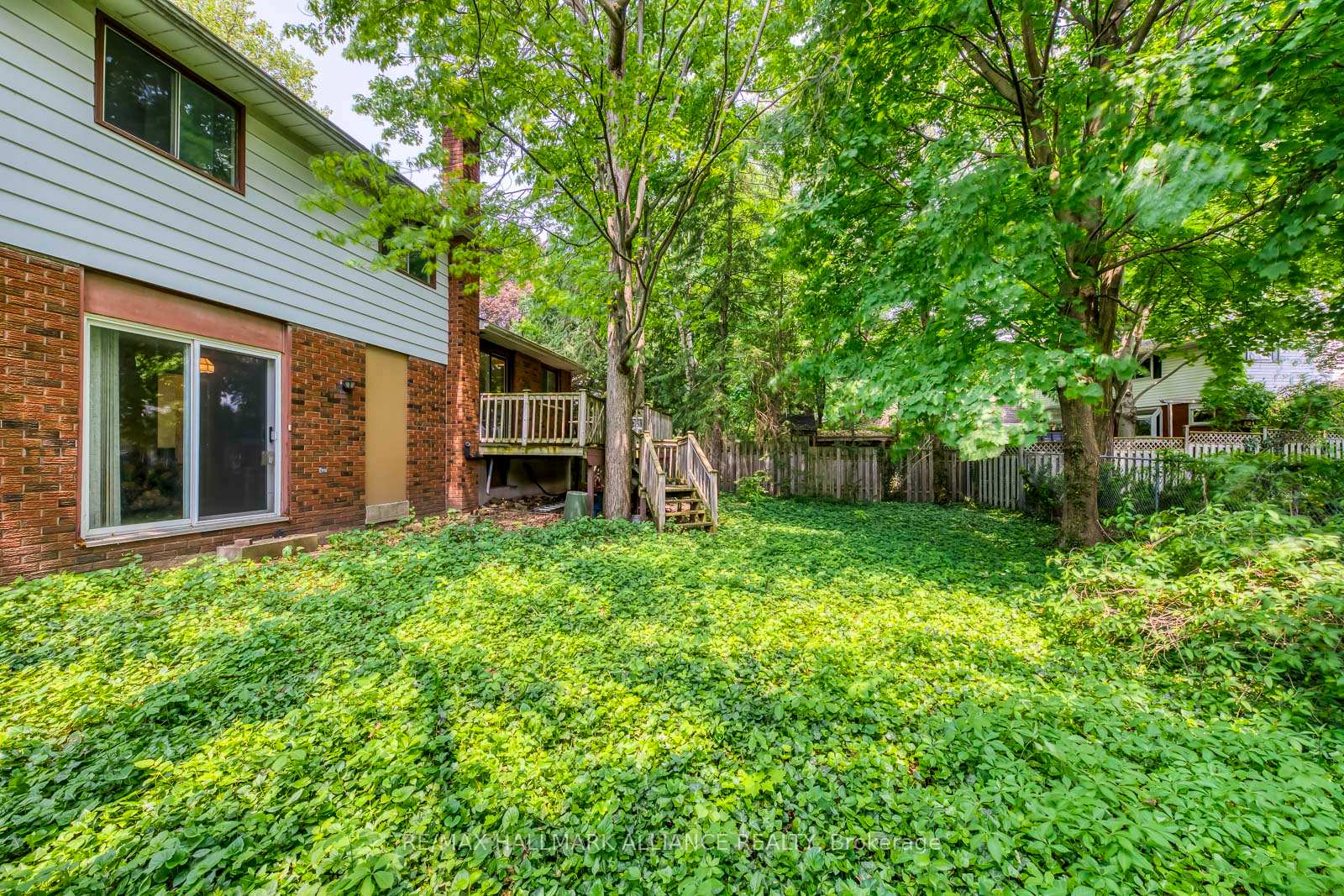 455 Canterbury Crescent