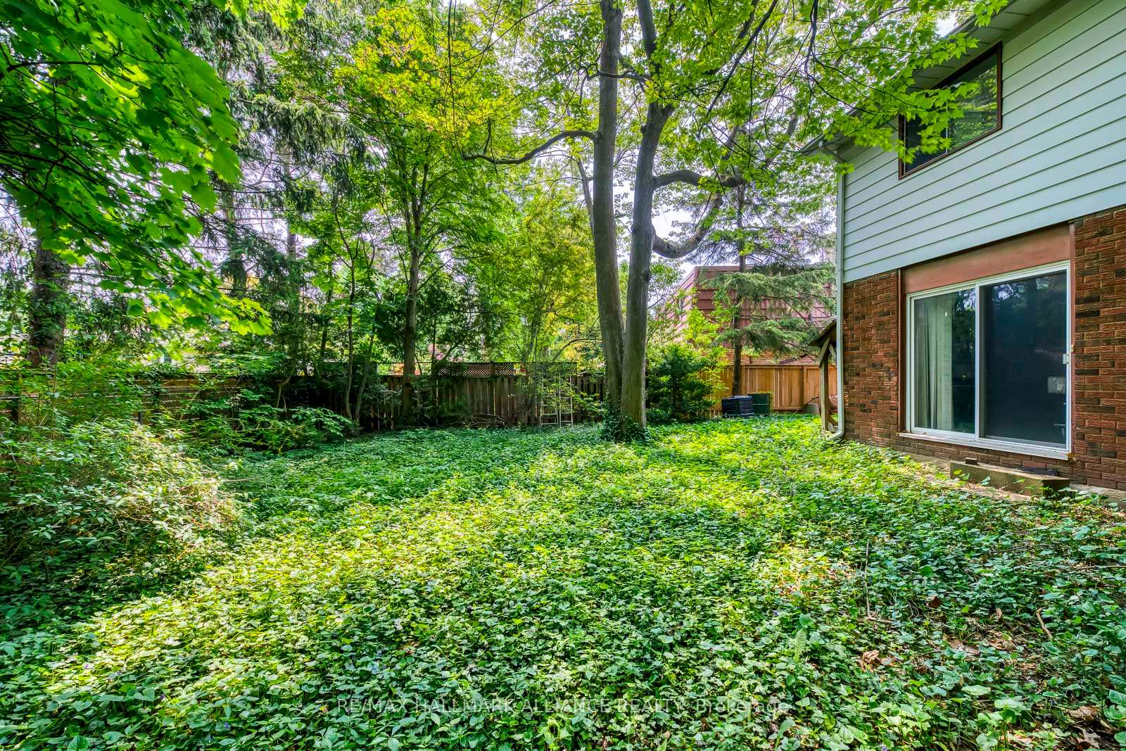 455 Canterbury Crescent