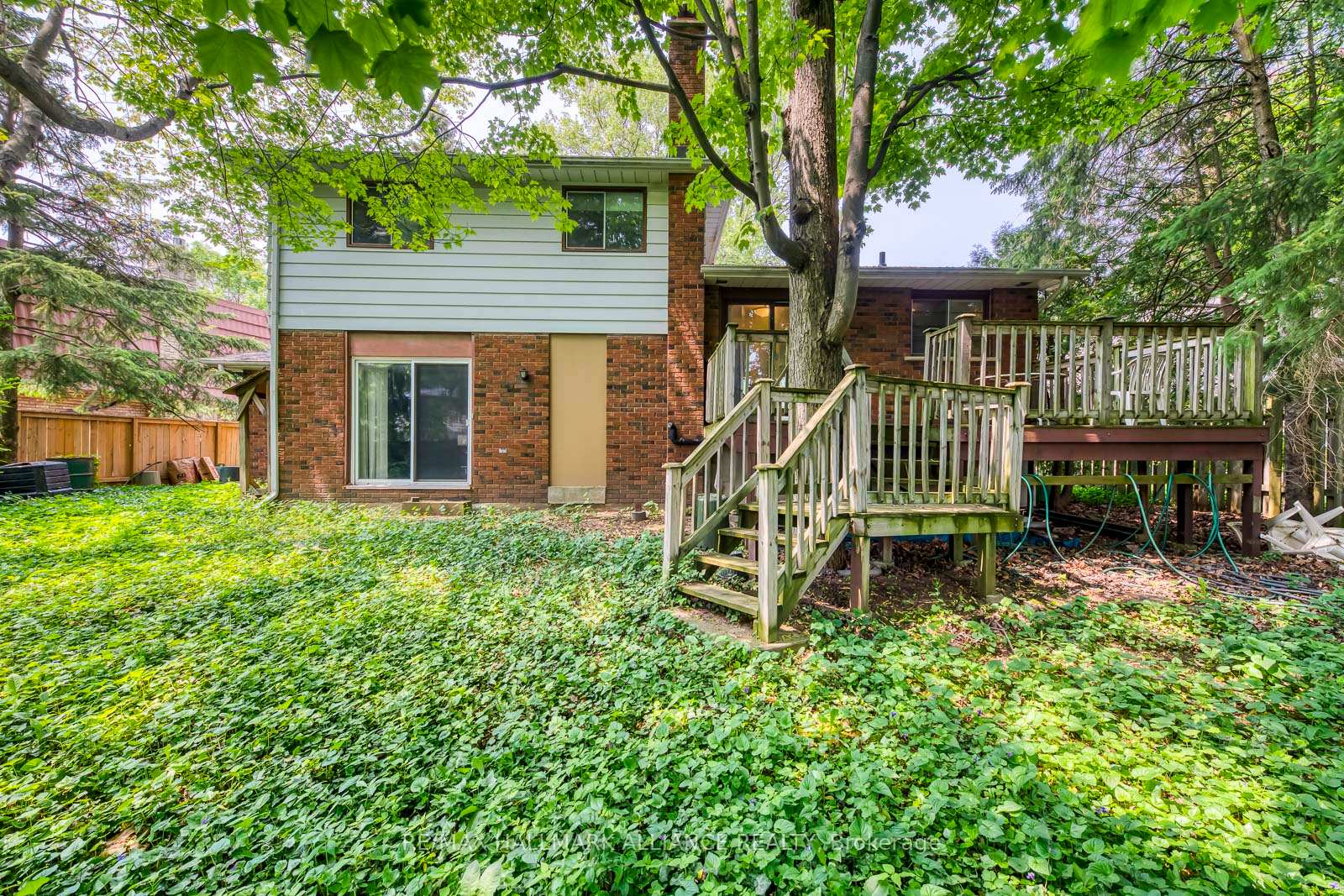 455 Canterbury Crescent