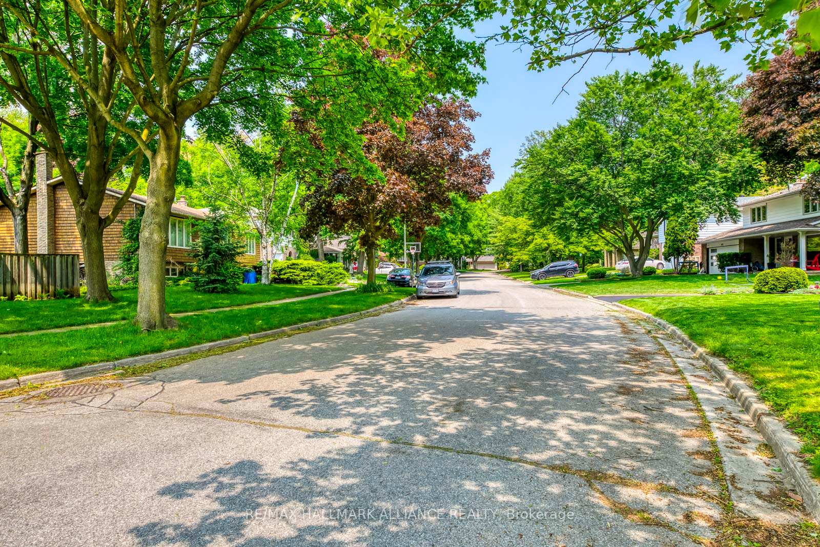 455 Canterbury Crescent