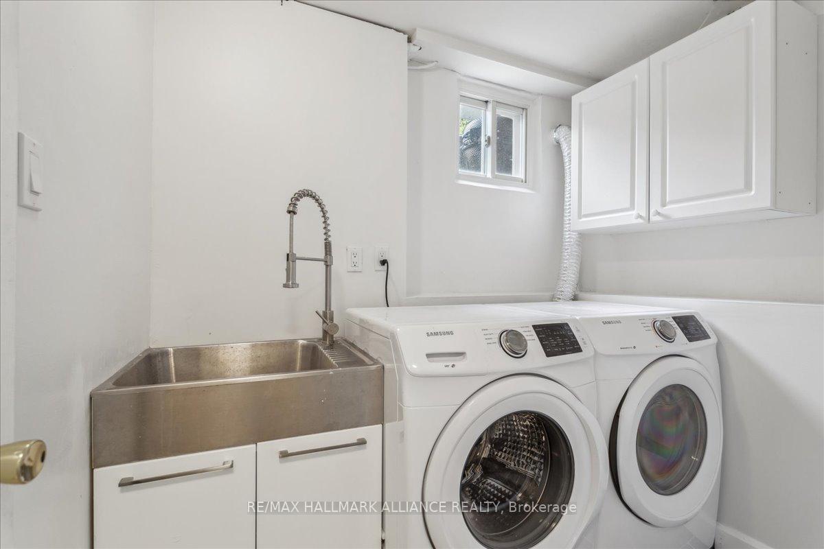 222 Alscot Crescent