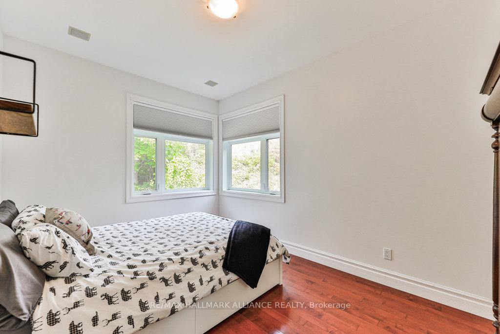 1200 Bronte Road