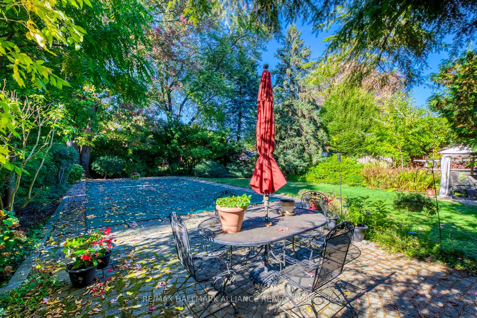 4447 Lakeshore Road