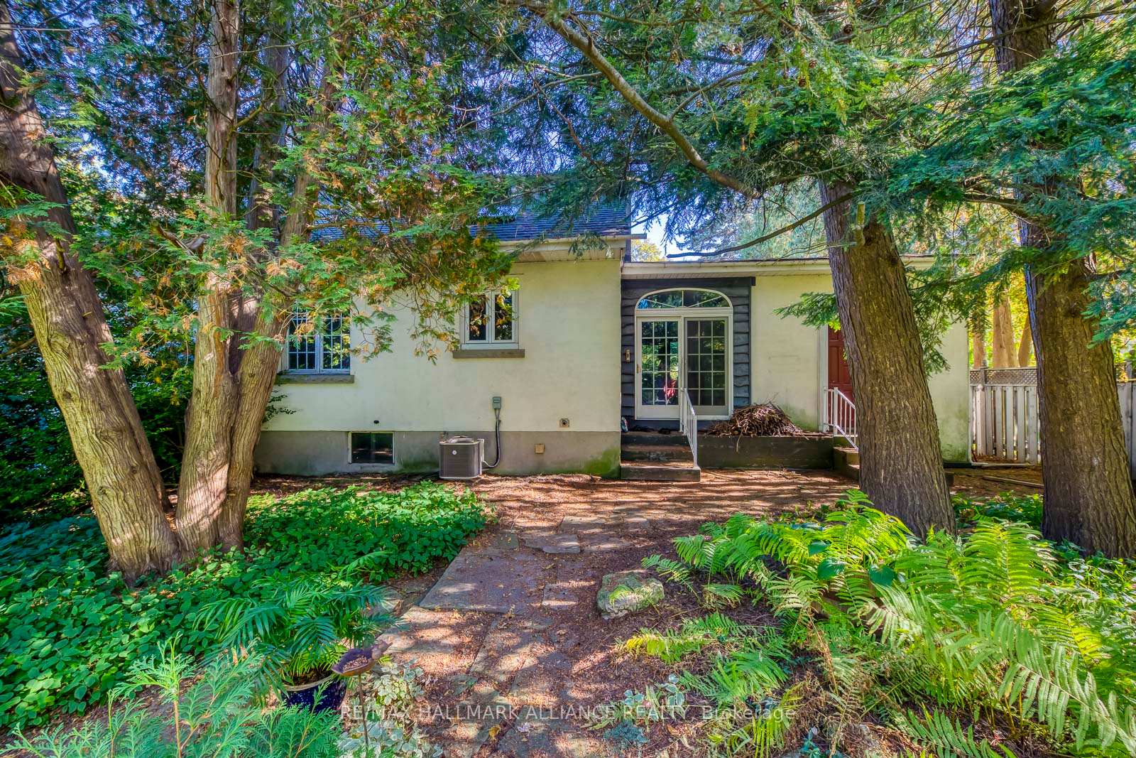 4447 Lakeshore Road