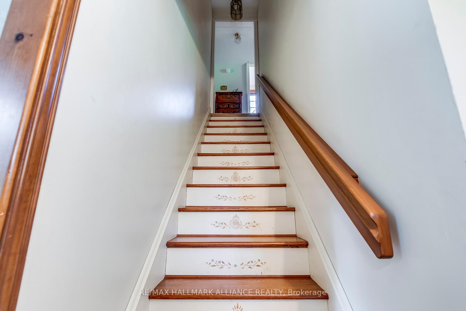 4447 Lakeshore Road