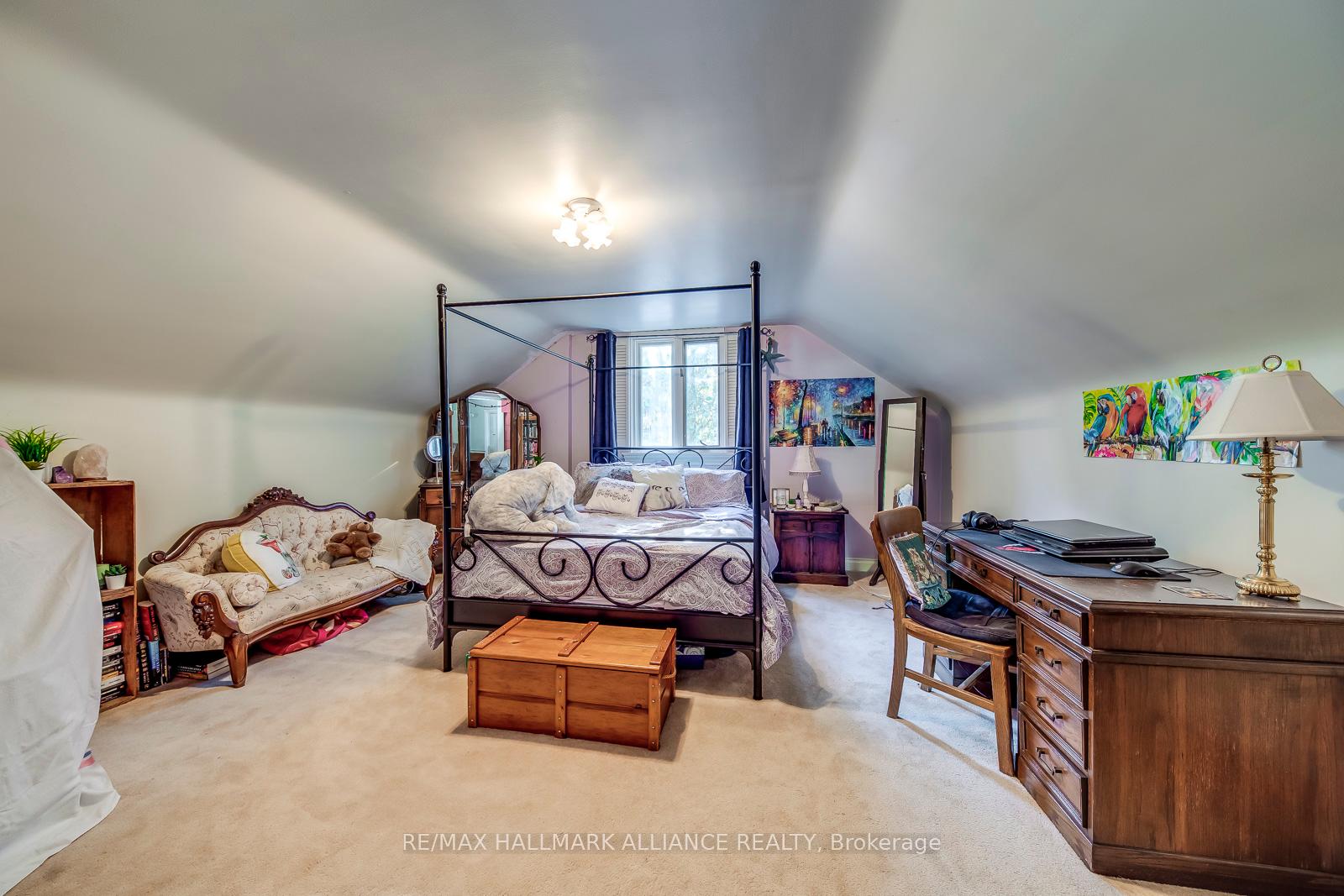 4447 Lakeshore Road