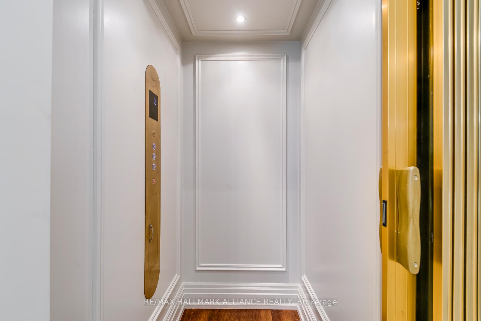 138 DIANNE Avenue, Oakville