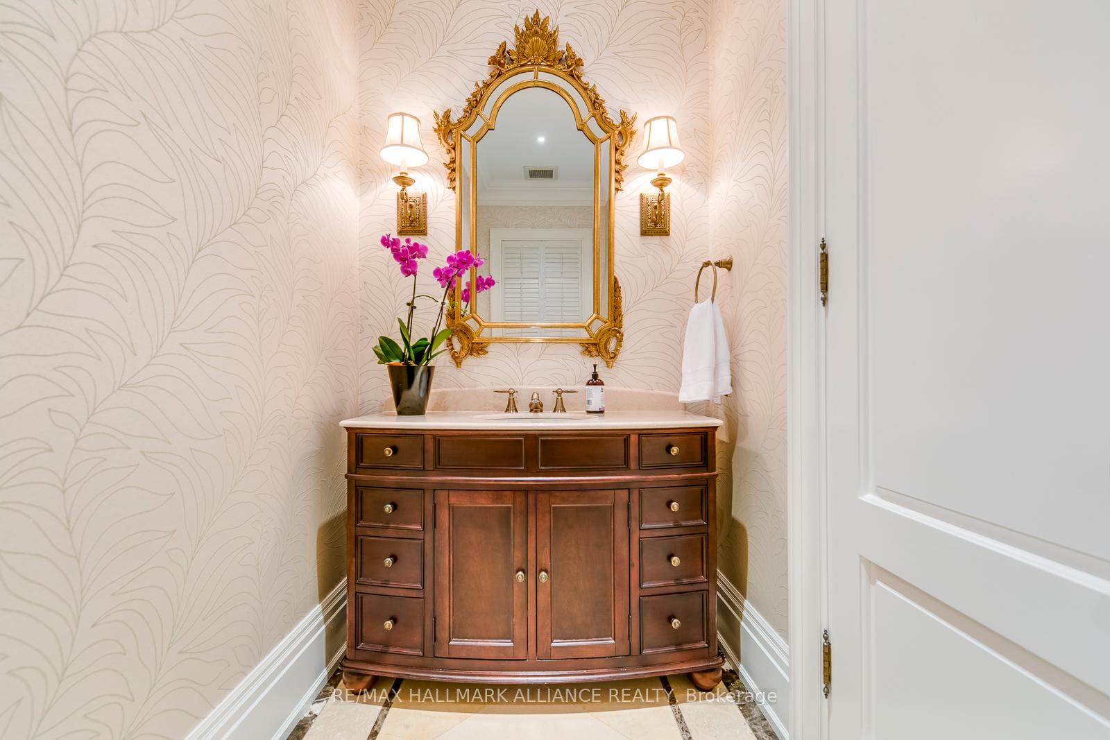 138 DIANNE Avenue, Oakville