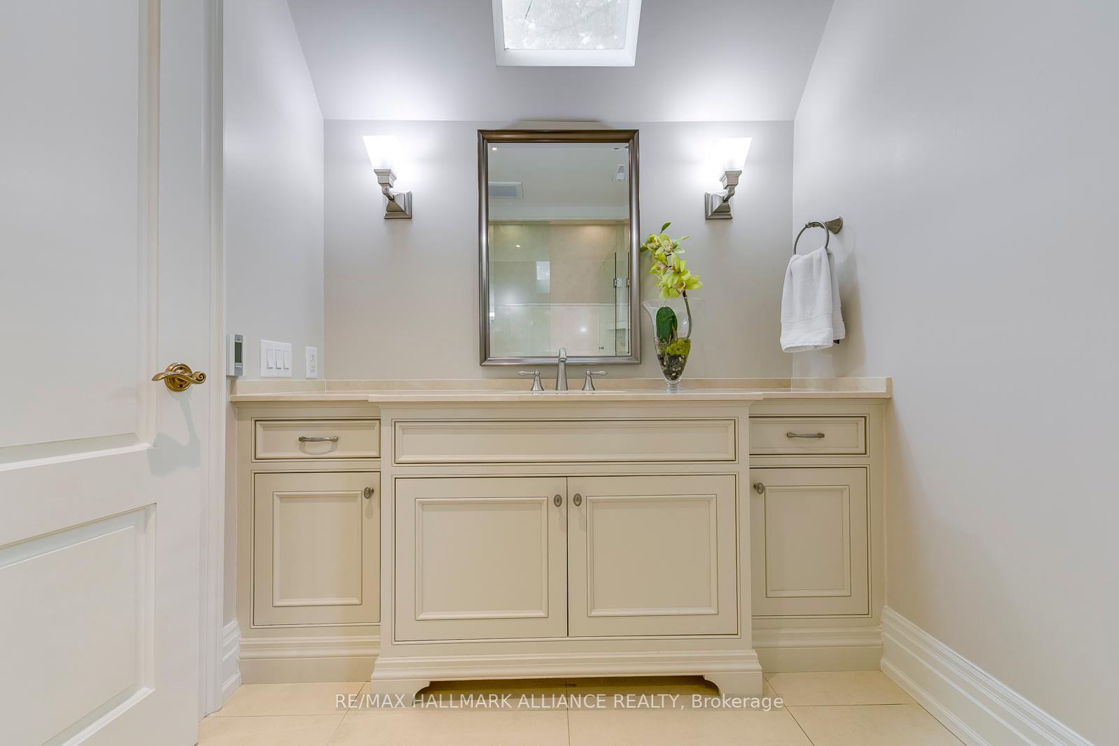 138 DIANNE Avenue, Oakville