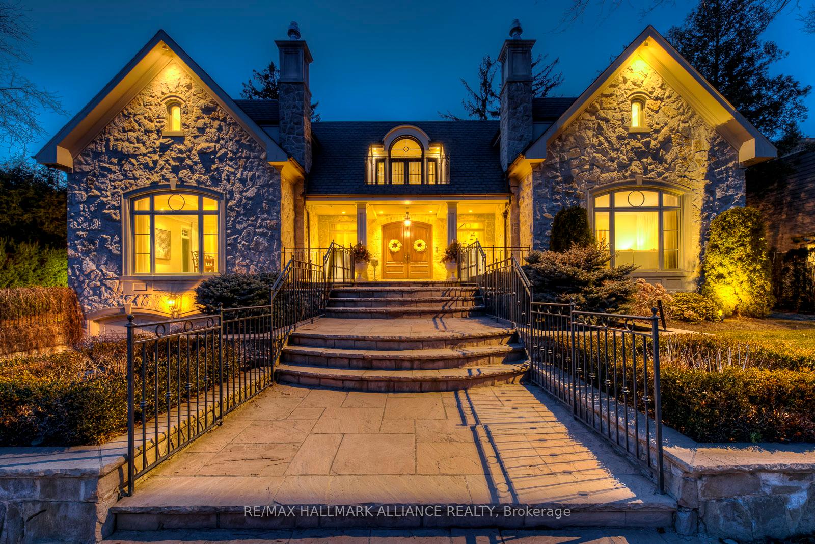 138 DIANNE Avenue, Oakville