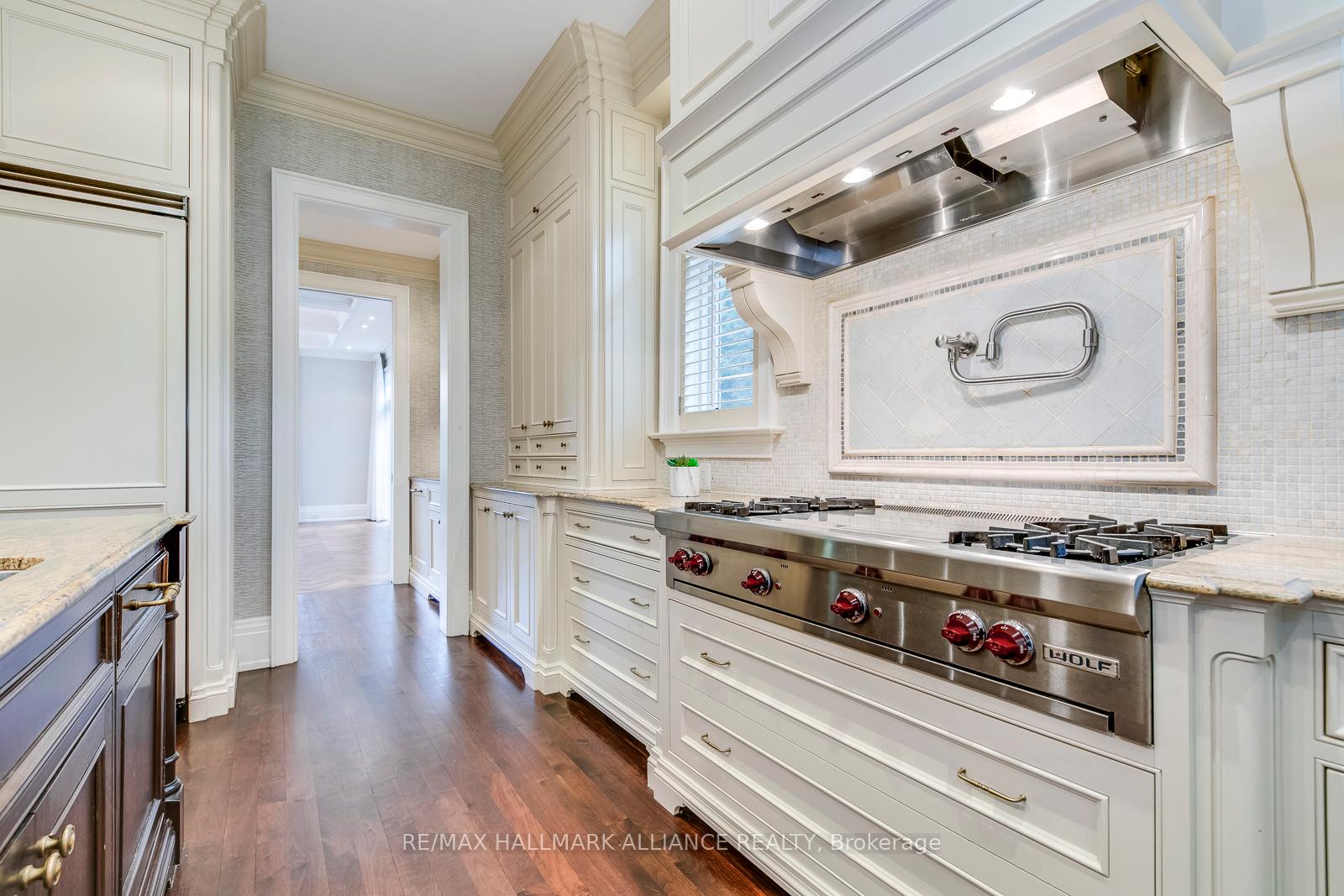 138 DIANNE Avenue, Oakville