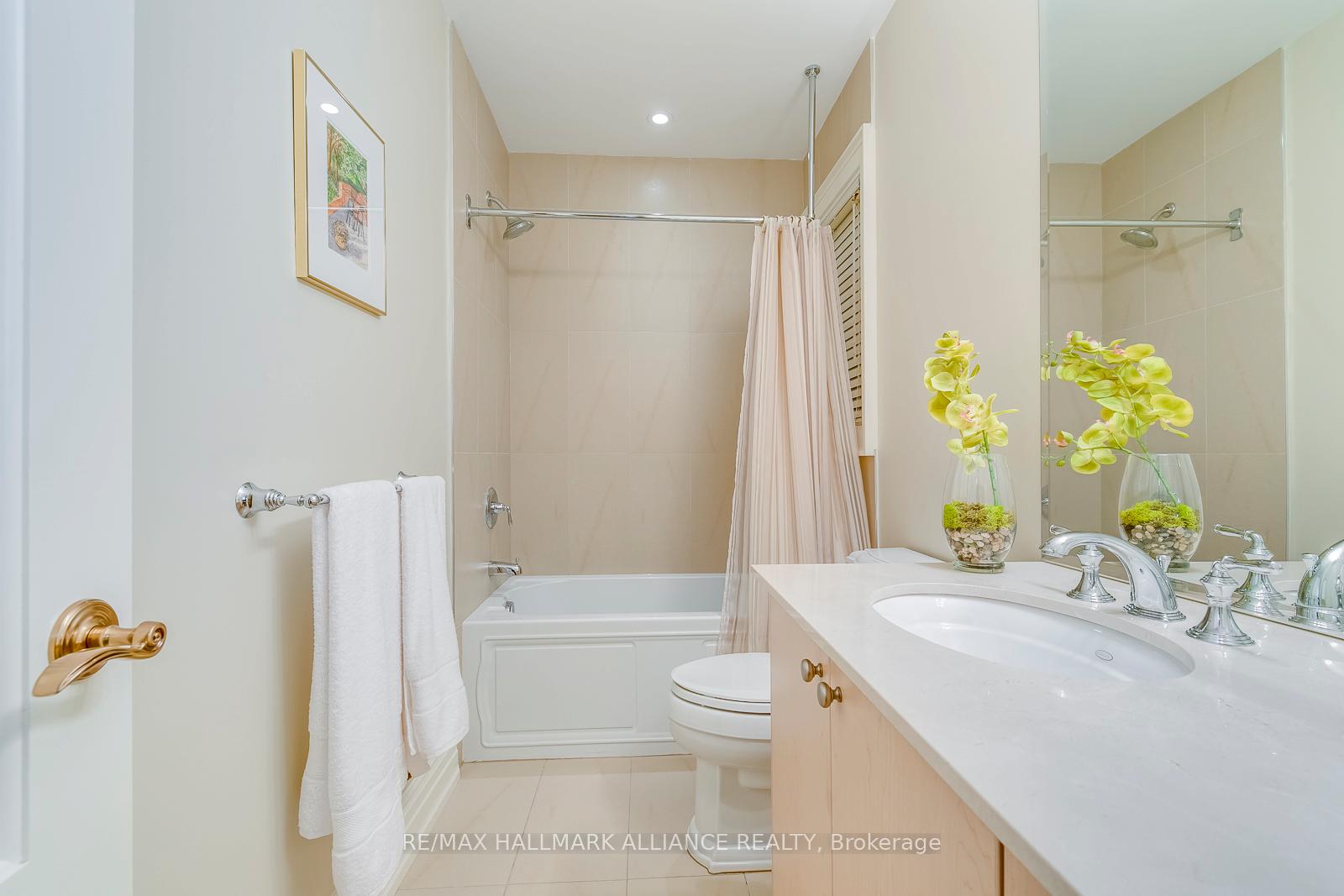 138 DIANNE Avenue, Oakville