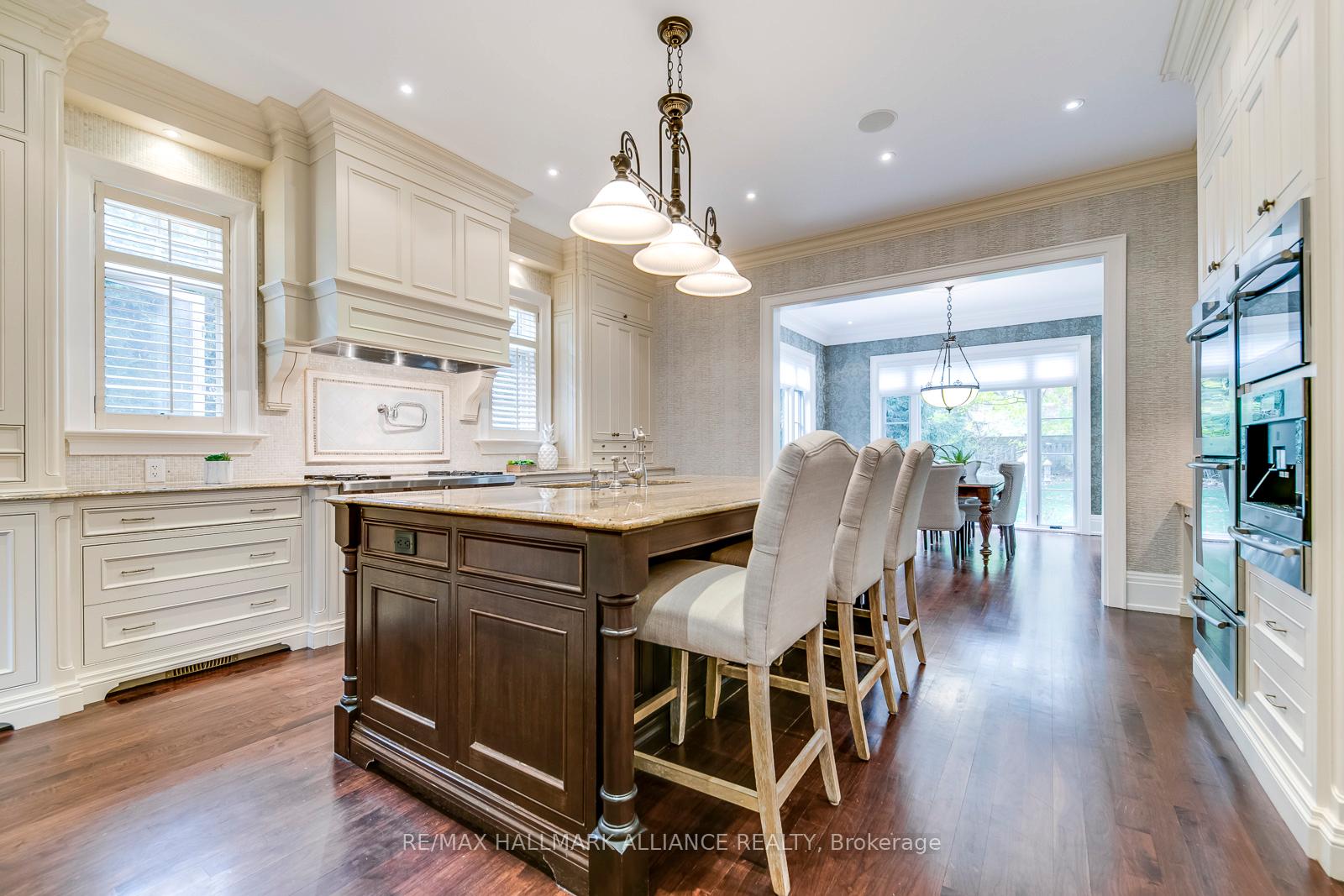 138 DIANNE Avenue, Oakville