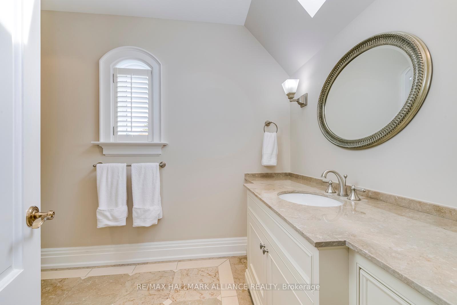 138 DIANNE Avenue, Oakville