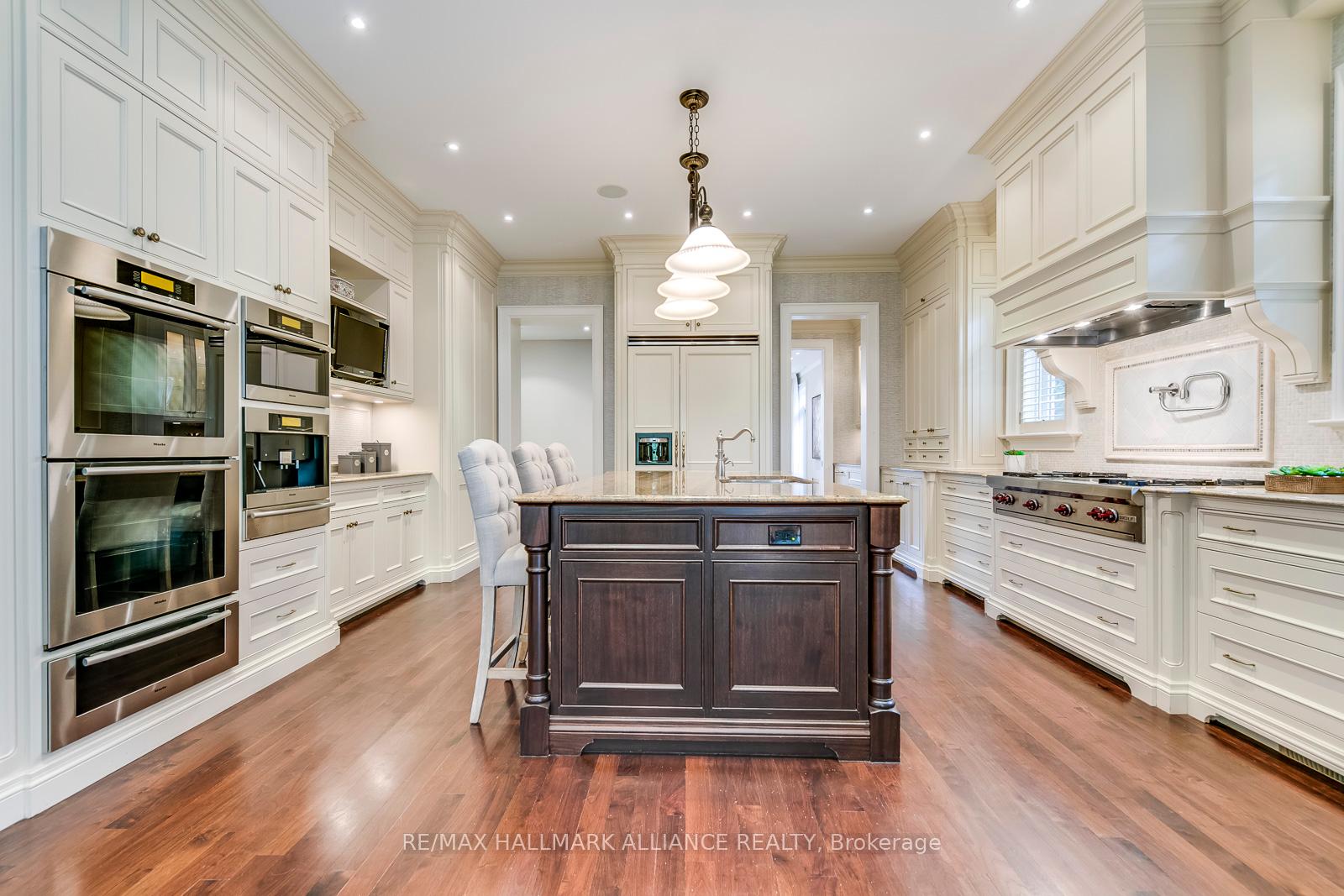 138 DIANNE Avenue, Oakville