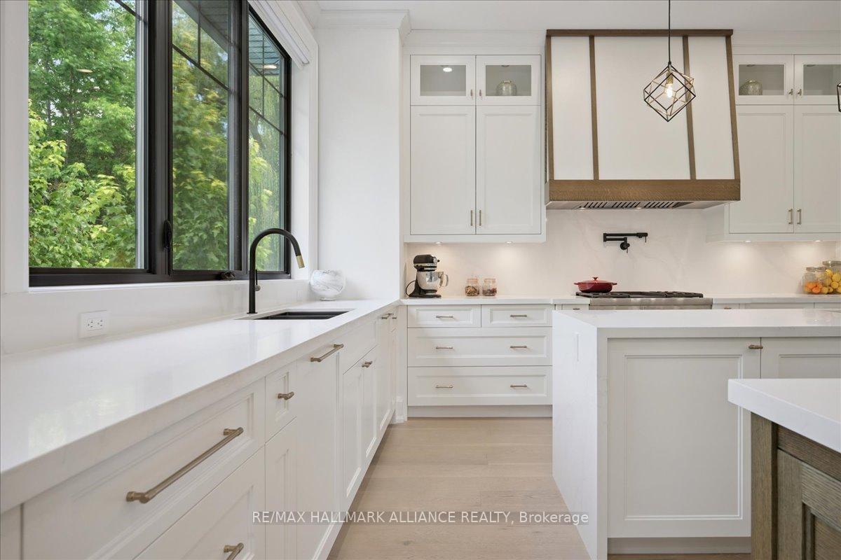 1225 Baldwin Drive, Oakville