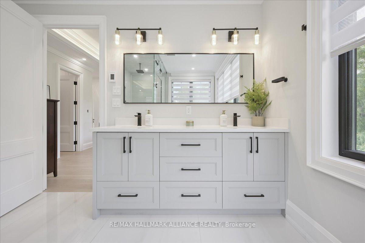 1225 Baldwin Drive, Oakville