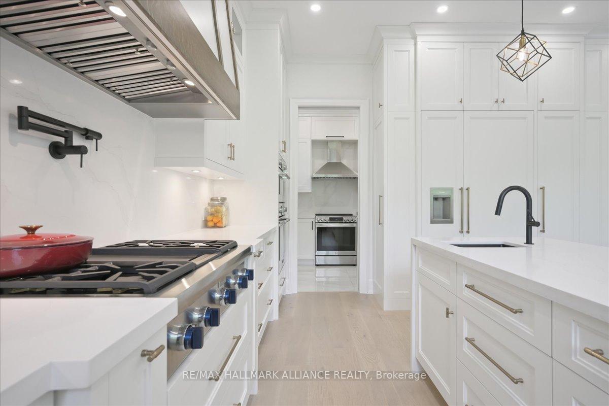 1225 Baldwin Drive, Oakville