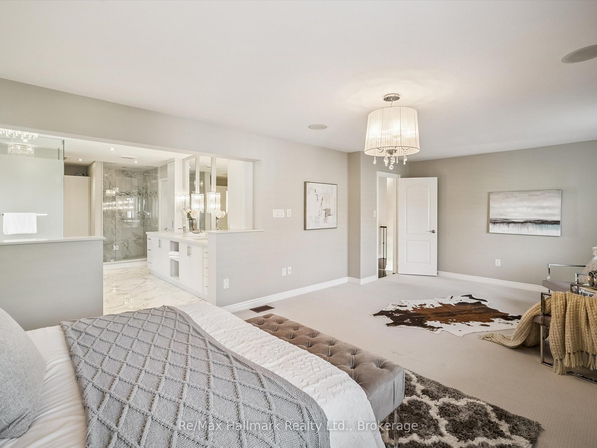 247 Beechtree Crescent, Oakville, ON L6L 0A5
