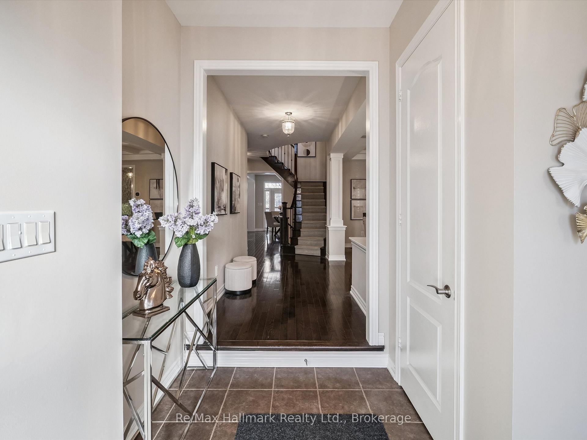 247 Beechtree Crescent, Oakville, ON L6L 0A5