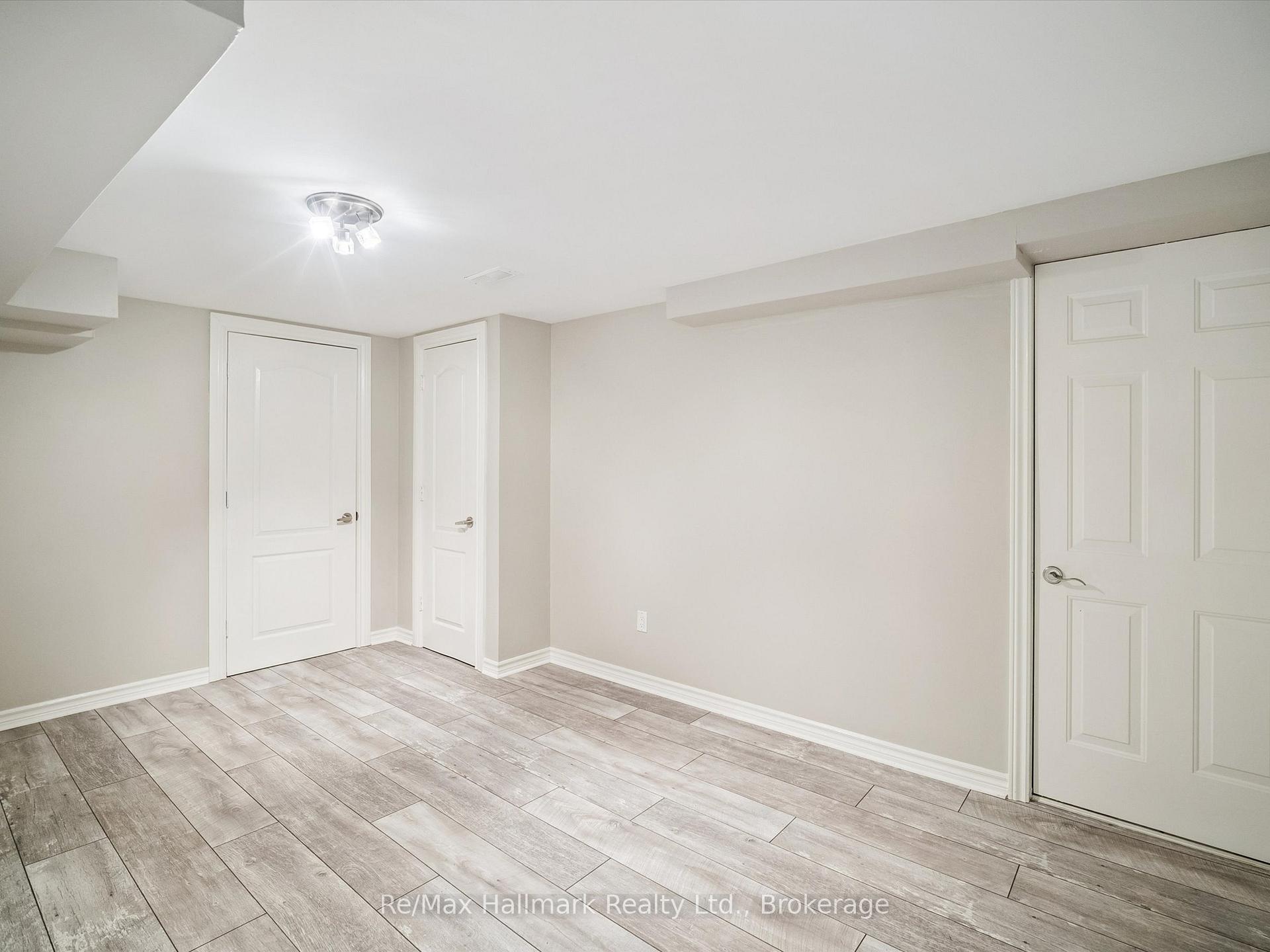 247 Beechtree Crescent, Oakville, ON L6L 0A5