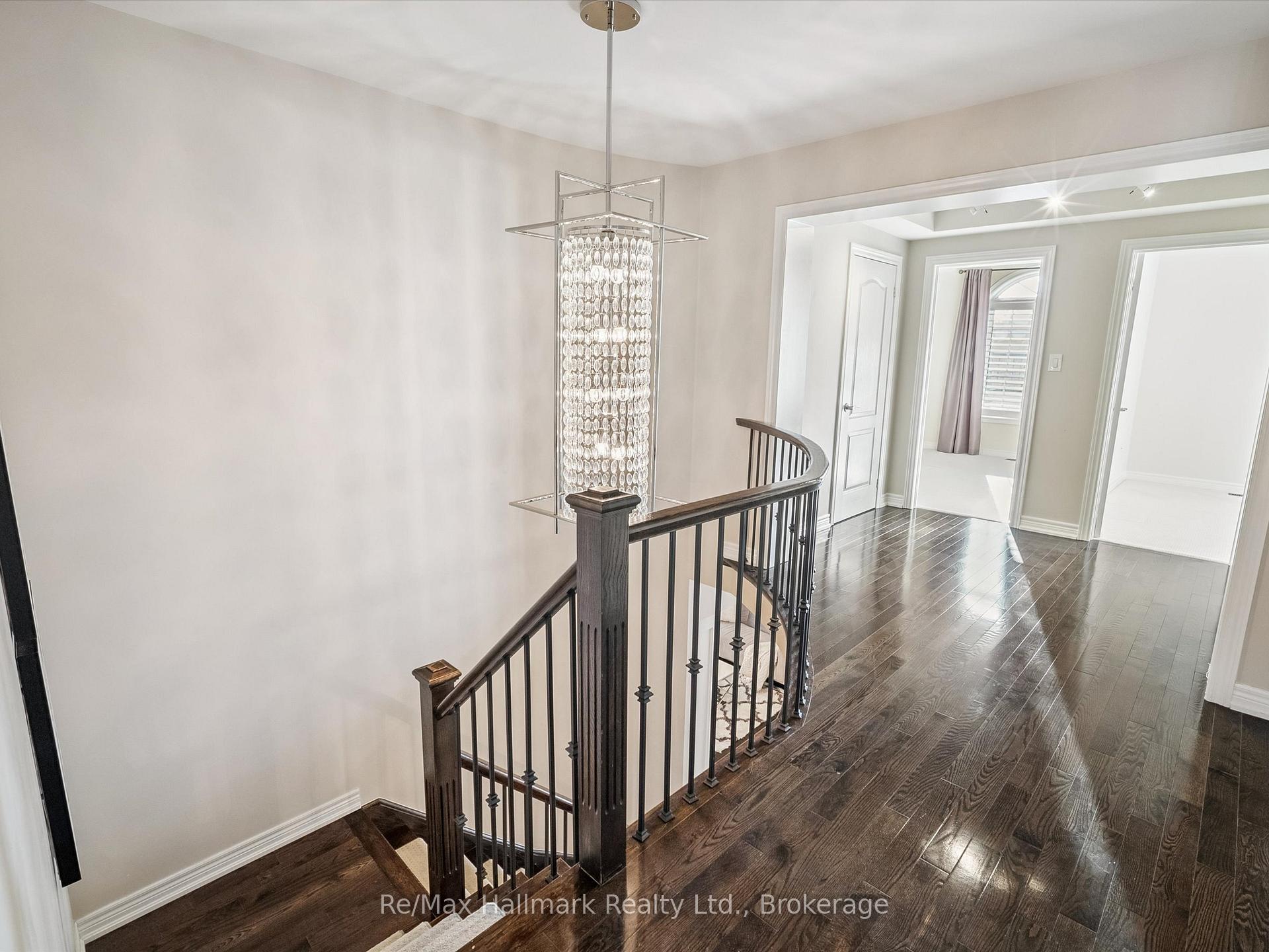 247 Beechtree Crescent, Oakville, ON L6L 0A5