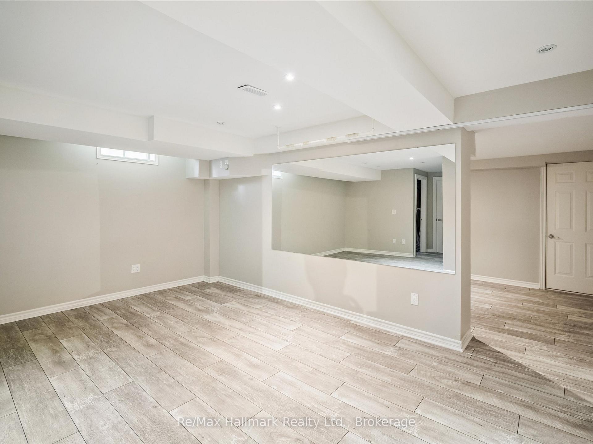 247 Beechtree Crescent, Oakville, ON L6L 0A5