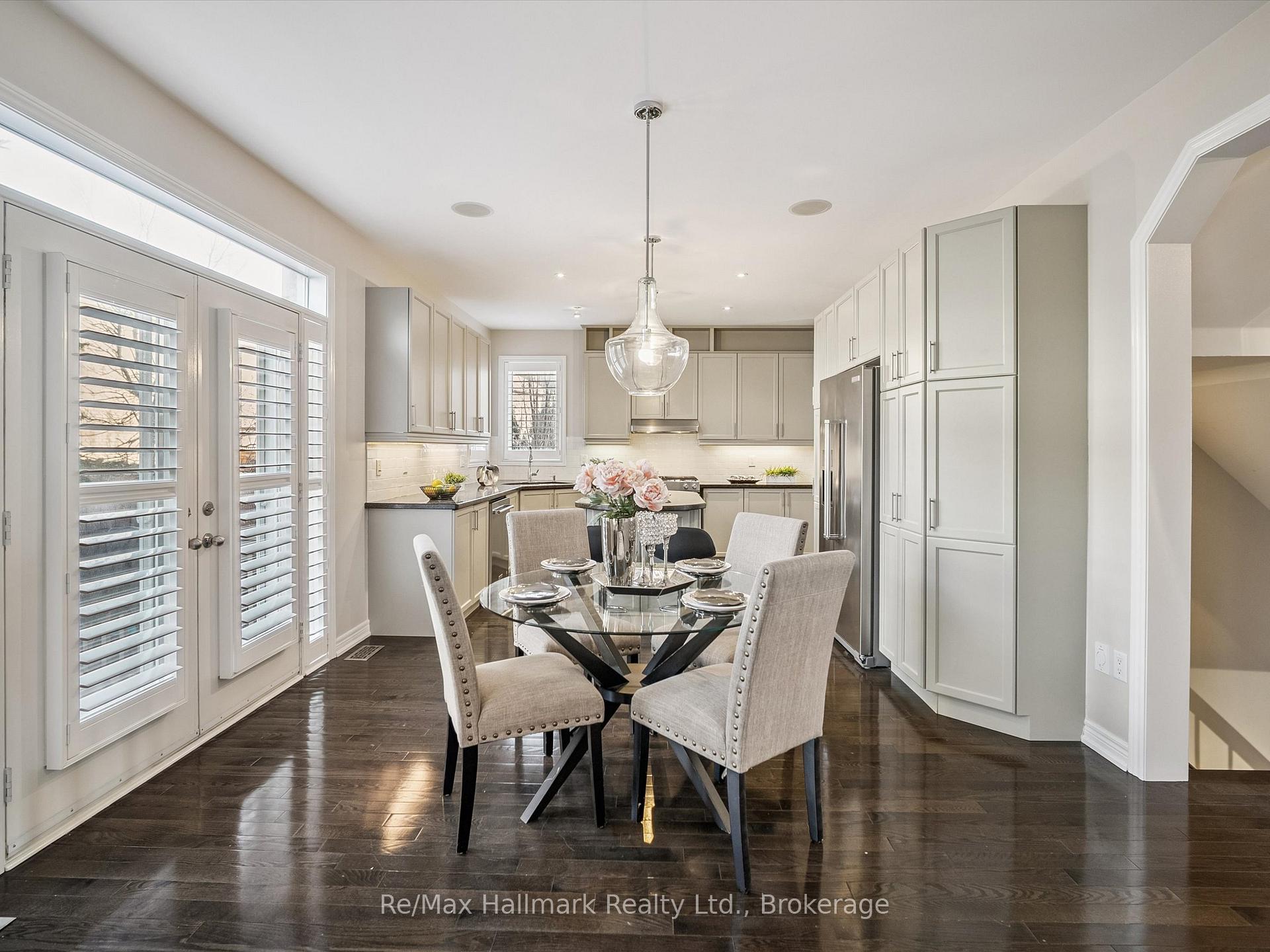 247 Beechtree Crescent, Oakville, ON L6L 0A5