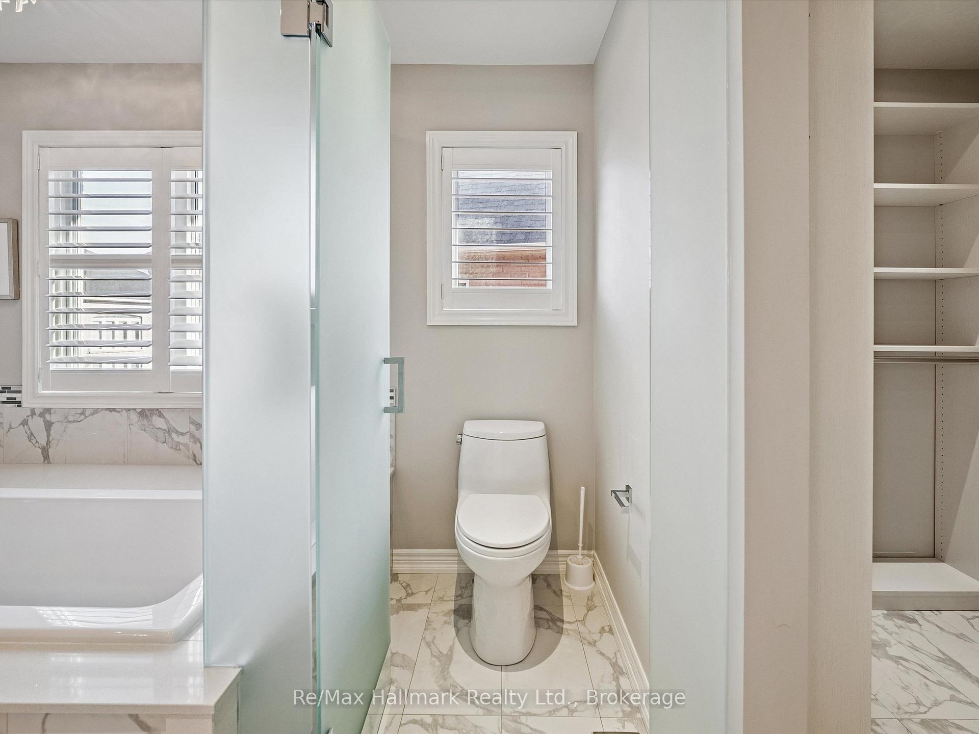 247 Beechtree Crescent, Oakville, ON L6L 0A5