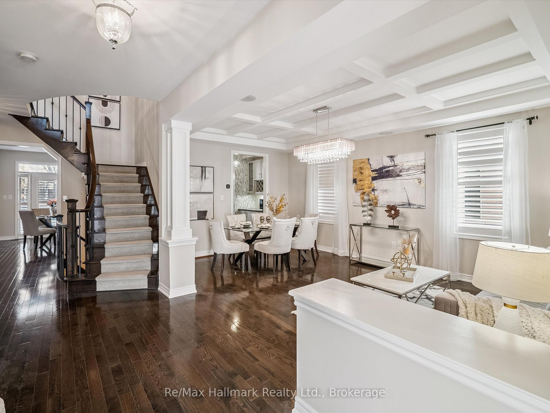 247 Beechtree Crescent, Oakville, ON L6L 0A5