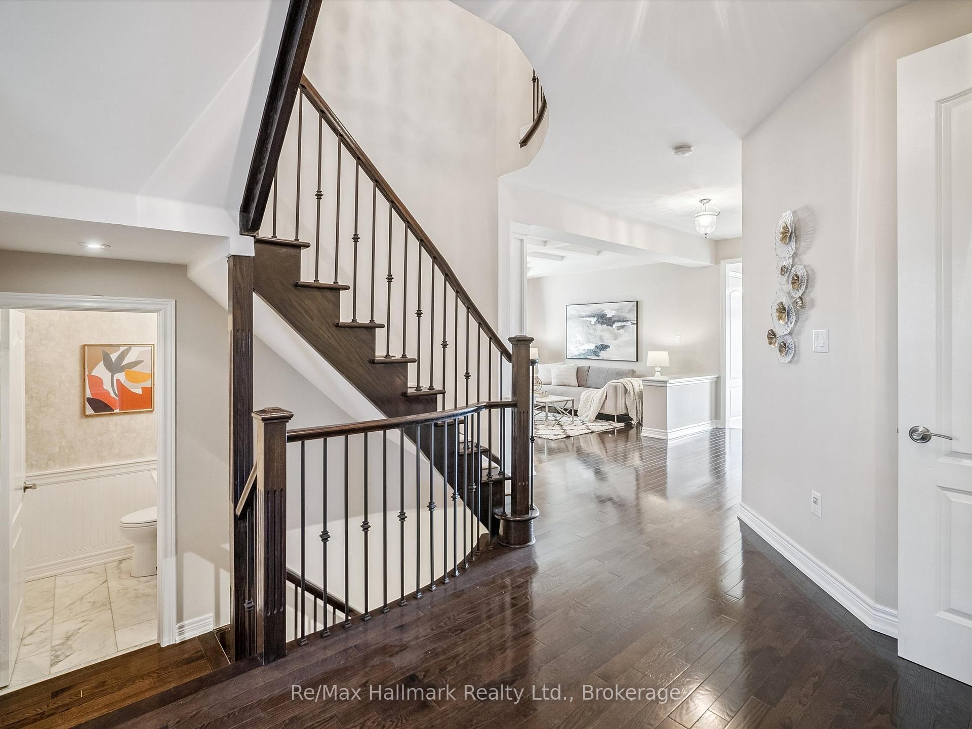 247 Beechtree Crescent, Oakville, ON L6L 0A5